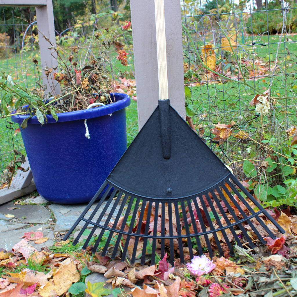 22″ Leaf Rake – Emsco Group
