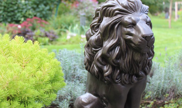 92210_BronzeLion_Garden_04